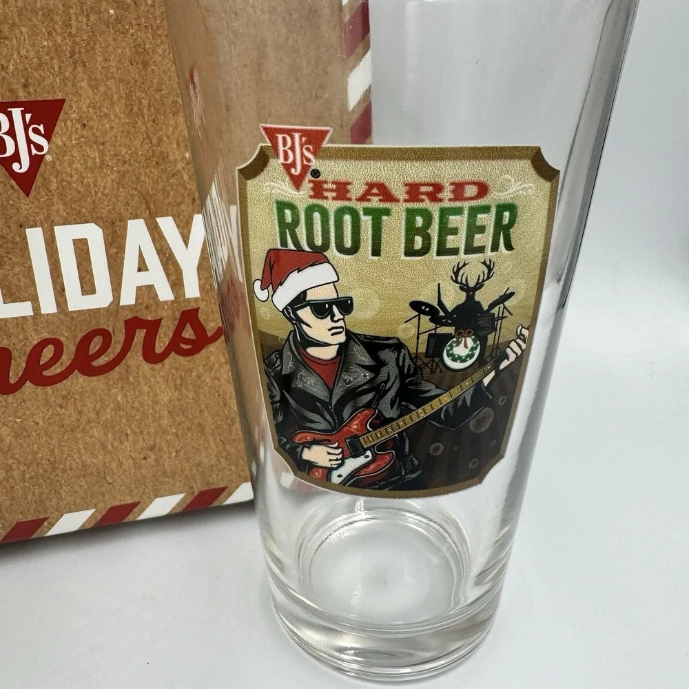 BJs Restaurant Brewhouse Sweet Sin Chocolate Porter & Hard‎ Root Beer Pint Glass